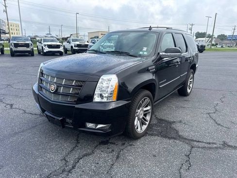 Used 2014 Cadillac Escalade Premium AWD/4WD image 7