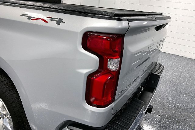 Used 2020 Chevrolet Silverado 1500 LTZ w/ LTZ Plus Package AWD/4WD image 23