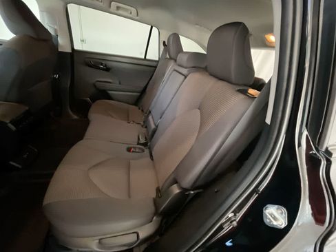 Used 2024 Toyota Highlander LE AWD/4WD image 22