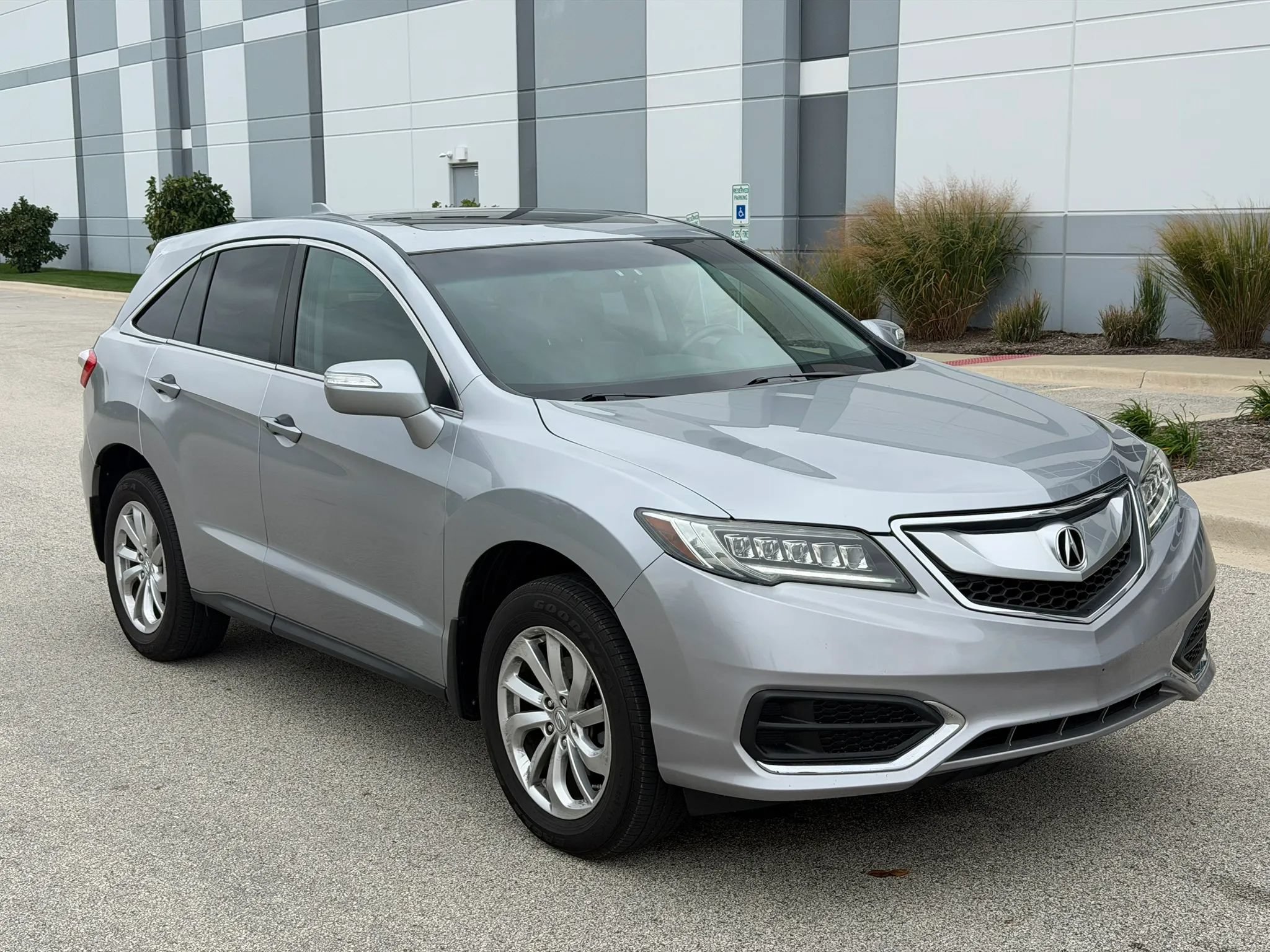Used 2017 Acura RDX FWD image 3