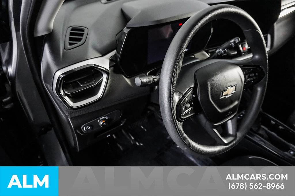 Used 2025 Chevrolet TrailBlazer LT AWD/4WD image 32