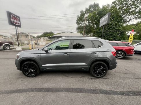 Used 2022 Volkswagen Taos SE AWD/4WD image 2