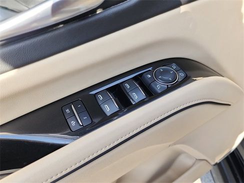 Used 2023 Cadillac Escalade Premium Luxury image 12