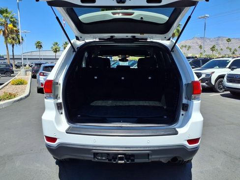 Used 2017 Jeep Grand Cherokee Laredo w/ Quick Order Package 2BE image 15