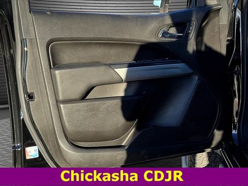 Used 2018 Chevrolet Colorado ZR2 w/ ZR2 Midnight Special Edition image 19