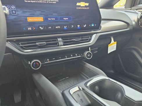 New 2026 Chevrolet Equinox EV RS image 17