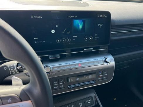Certified 2025 Hyundai Kona SE FWD image 19