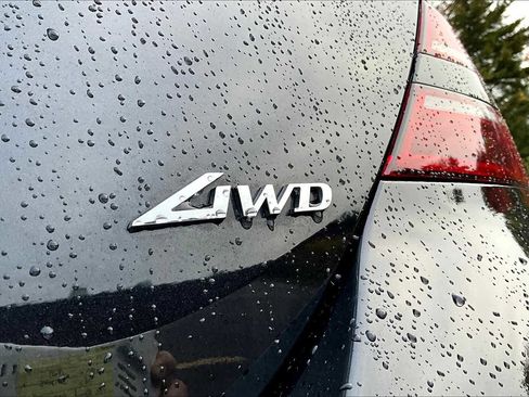 Used 2022 Genesis G70 2.0T w/ Prestige Package image 9