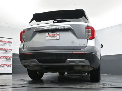 Used 2024 Ford Explorer XLT w/ Equipment Group 202A AWD/4WD image 34