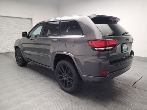 Used 2018 Jeep Grand Cherokee Altitude AWD/4WD image 5
