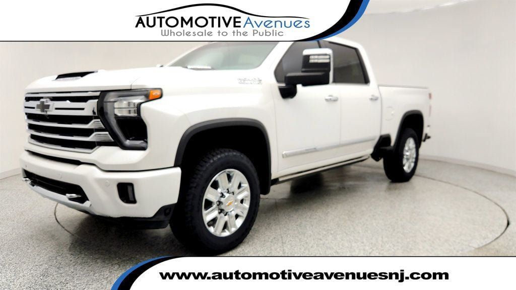 Used 2024 Chevrolet Silverado 2500 High Country w/ High Country Premium Package AWD/4WD image 1