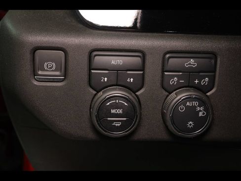 Used 2023 Chevrolet Silverado 1500 LT AWD/4WD image 14
