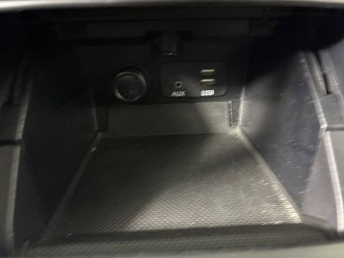 Used 2017 Subaru Outback 2.5i Premium image 23