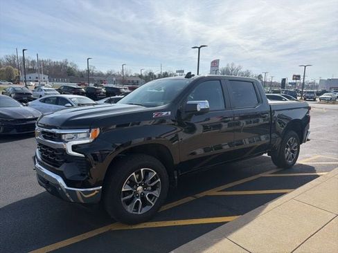 Used 2025 Chevrolet Silverado 1500 LT image 2