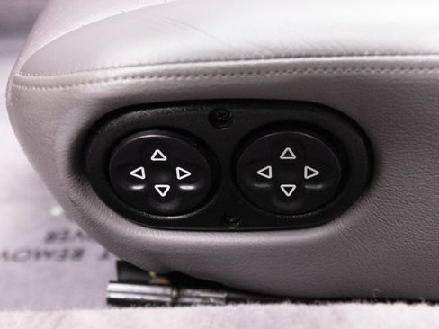 Used 1997 Porsche 911 Carrera RWD image 48
