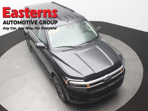 Used 2024 Ford Expedition Max XLT RWD image 3