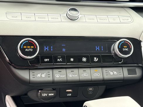 New 2026 Hyundai Elantra Limited image 21