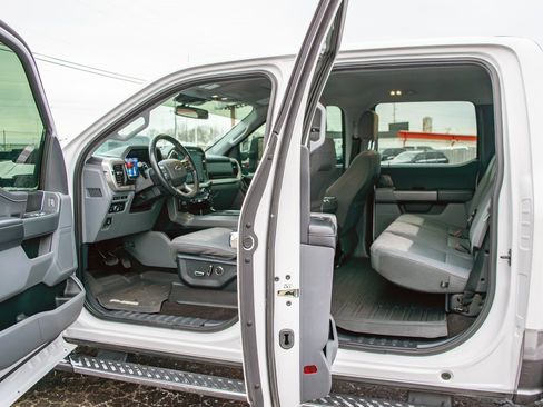 Used 2021 Ford F150 XLT w/ Equipment Group 302A High image 9