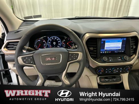 Used 2023 GMC Acadia Denali w/ Denali Technology Package image 19