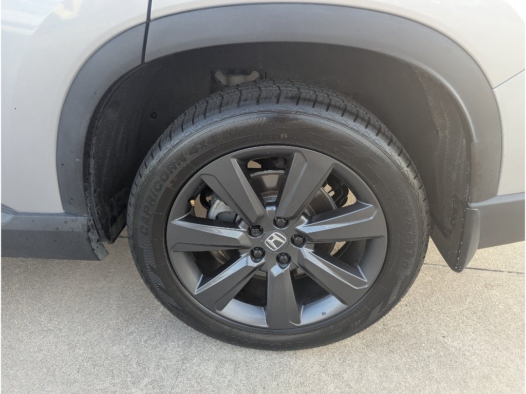Used 2025 Honda Pilot Sport image 9