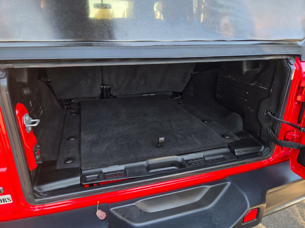 Used 2021 Jeep Wrangler Unlimited Rubicon AWD/4WD image 34