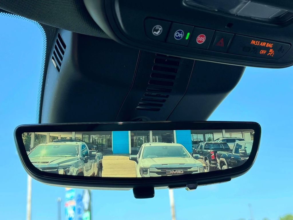 New 2027 Chevrolet Traverse LT w/ Midnight/Sport Edition FWD image 19