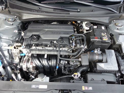 Used 2026 Hyundai Elantra Sport FWD image 18