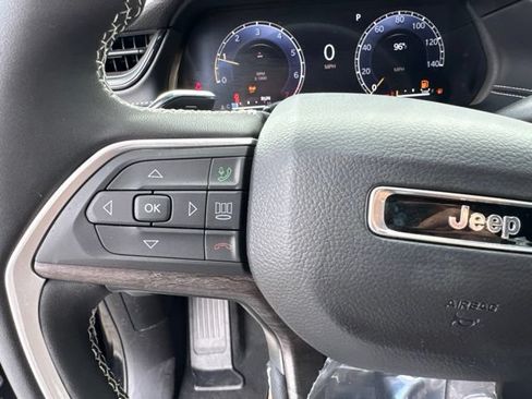 Used 2026 Jeep Grand Cherokee Limited AWD/4WD image 15