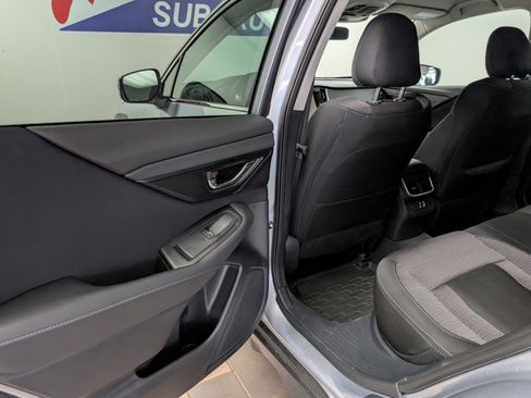 Used 2025 Subaru Outback Premium image 28