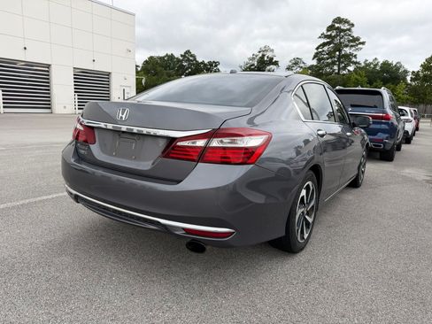 Certified 2017 Honda Accord EX-L image 8