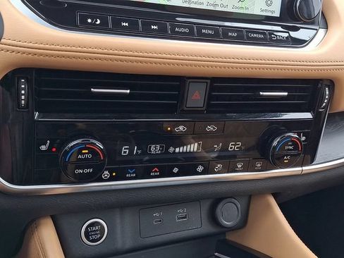 Used 2023 Nissan Rogue Platinum w/ Platinum Premium Package AWD/4WD image 16
