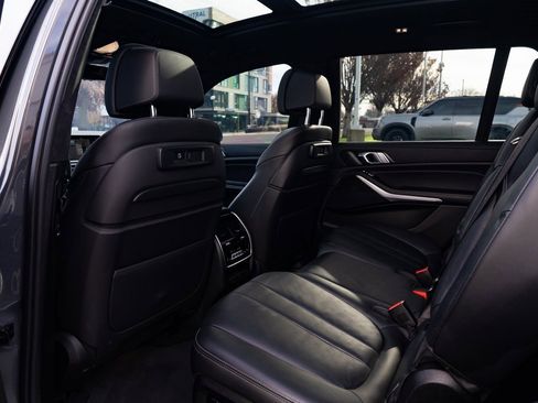 Used 2022 BMW X7 xDrive40i w/ M Sport Package image 22