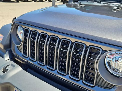 Used 2025 Jeep Wrangler Unlimited Sport AWD/4WD image 13