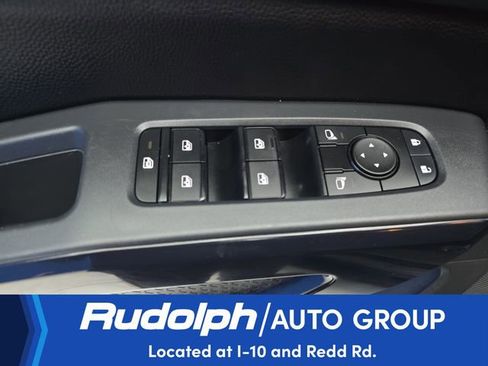 Used 2025 Nissan Pathfinder SV AWD/4WD image 12
