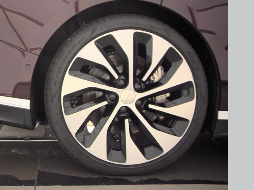 Used 2025 Lucid Air Grand Touring AWD/4WD image 21