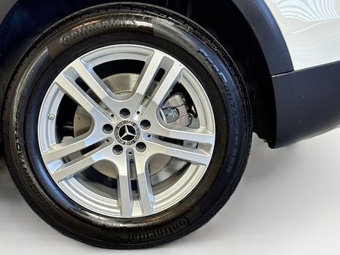 Certified 2023 Mercedes-Benz GLB 250 w/ Premium Package image 29