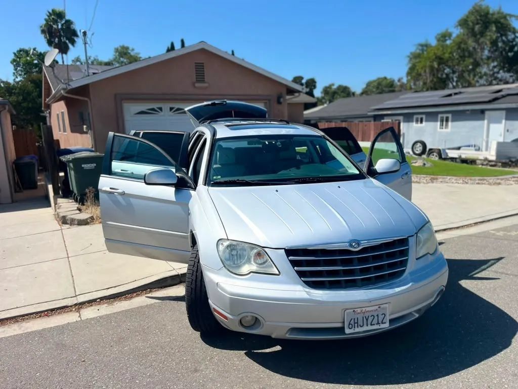 Used 2008 Chrysler Pacifica Touring FWD image 1
