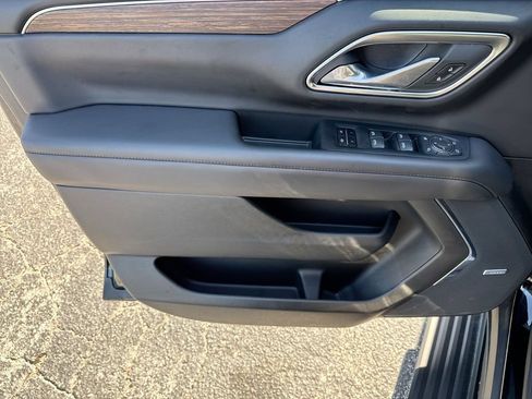 Used 2024 Chevrolet Tahoe High Country AWD/4WD image 15