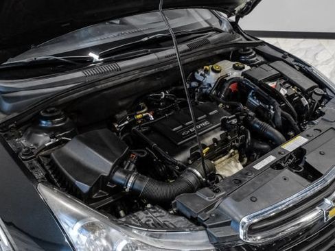 Used 2015 Chevrolet Cruze LT FWD image 48
