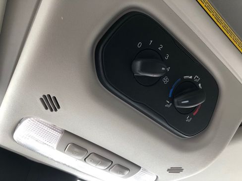 Used 2019 Ford Transit 150 XLT RWD image 34