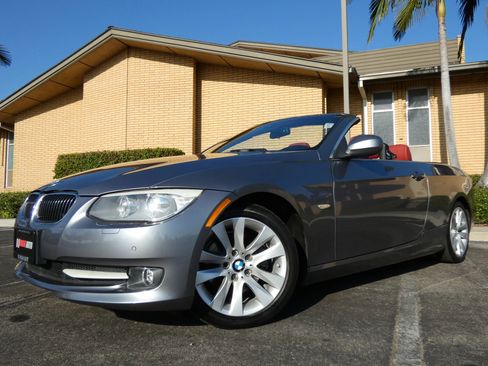 Used 2013 BMW 328i Convertible image 3