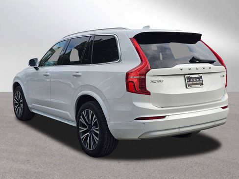Certified 2022 Volvo XC90 T5 Momentum w/ Climate Package image 5