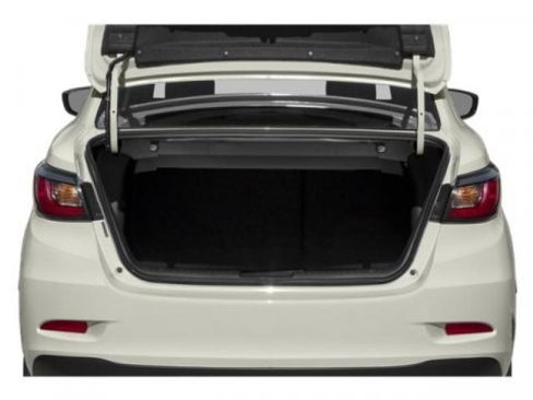 Used 2019 Toyota Yaris LE image 11