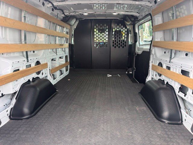 Used 2025 Ford Transit 250 Low Roof w/ Exterior Upgrade Package RWD image 5