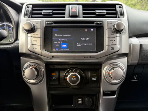Used 2018 Toyota 4Runner SR5 AWD/4WD image 26