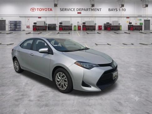 Used 2019 Toyota Corolla LE FWD image 4
