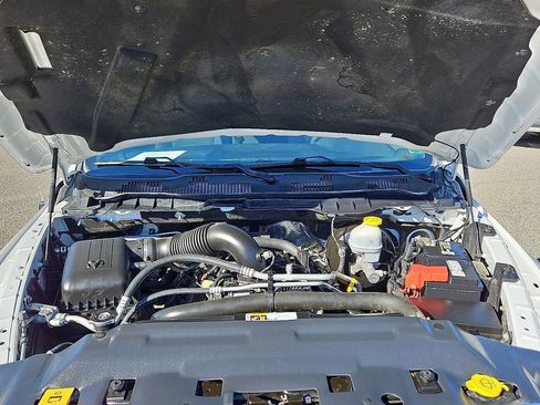 Used 2021 RAM 1500 Classic SLT image 28