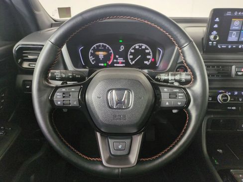 Certified 2025 Honda Pilot TrailSport image 18