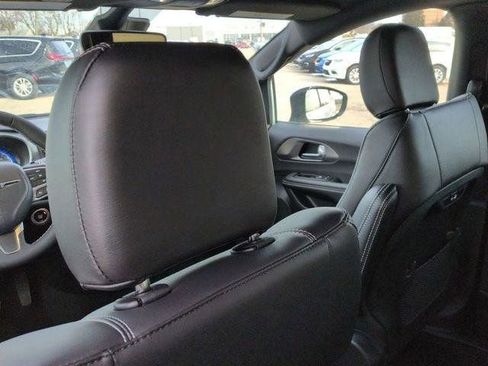 New 2026 Chrysler Pacifica Select FWD image 26