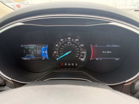 Used 2019 Ford Fusion SE w/ Equipment Group 151A FWD image 30